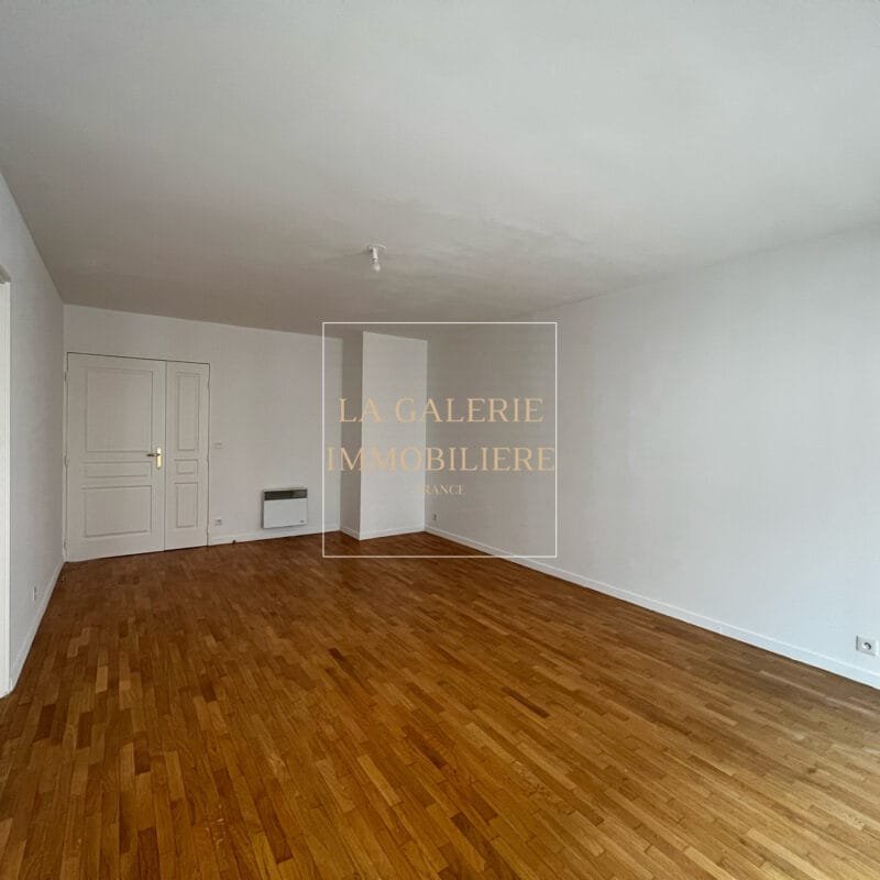 Appartement 3 pièces 69m² cave + parking à Puteaux (92800)