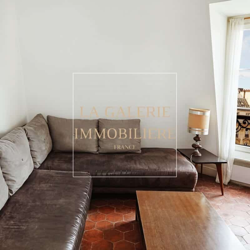 Appartement dernier étage vue dégagée à Paris (75003)