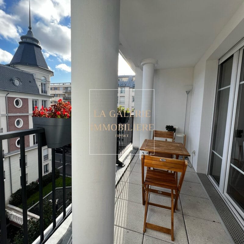 Location meublée – 3 pièces 64m², balcon et parking à Puteaux (92800)