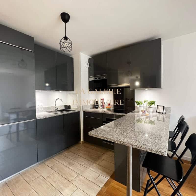 Location meublée – 3 pièces 64m², balcon et parking à Puteaux (92800)