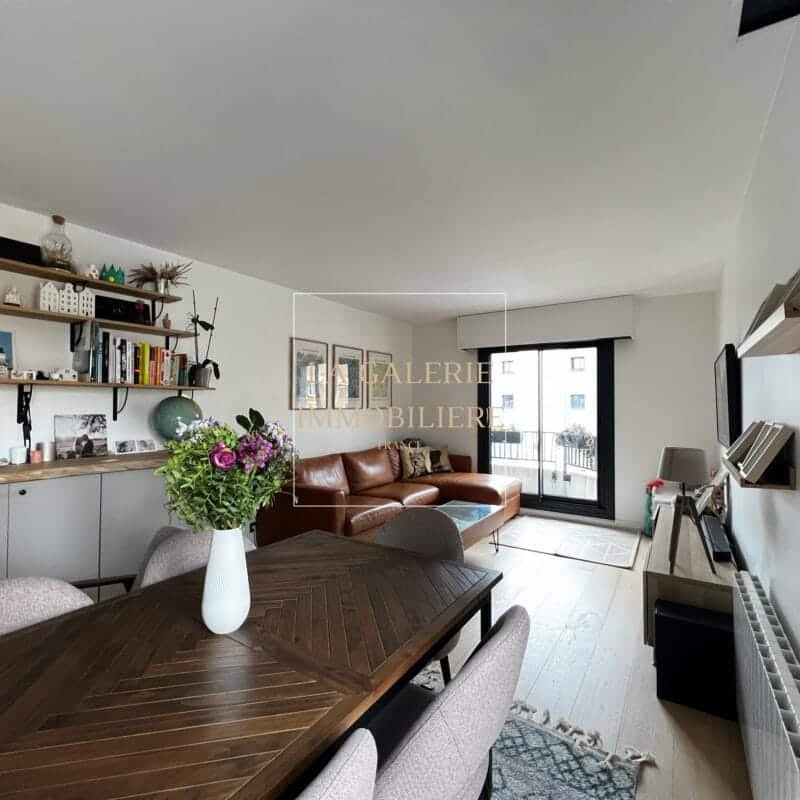 Appartement 3 pièces 2 balcons, cave et parking à Puteaux (92800)