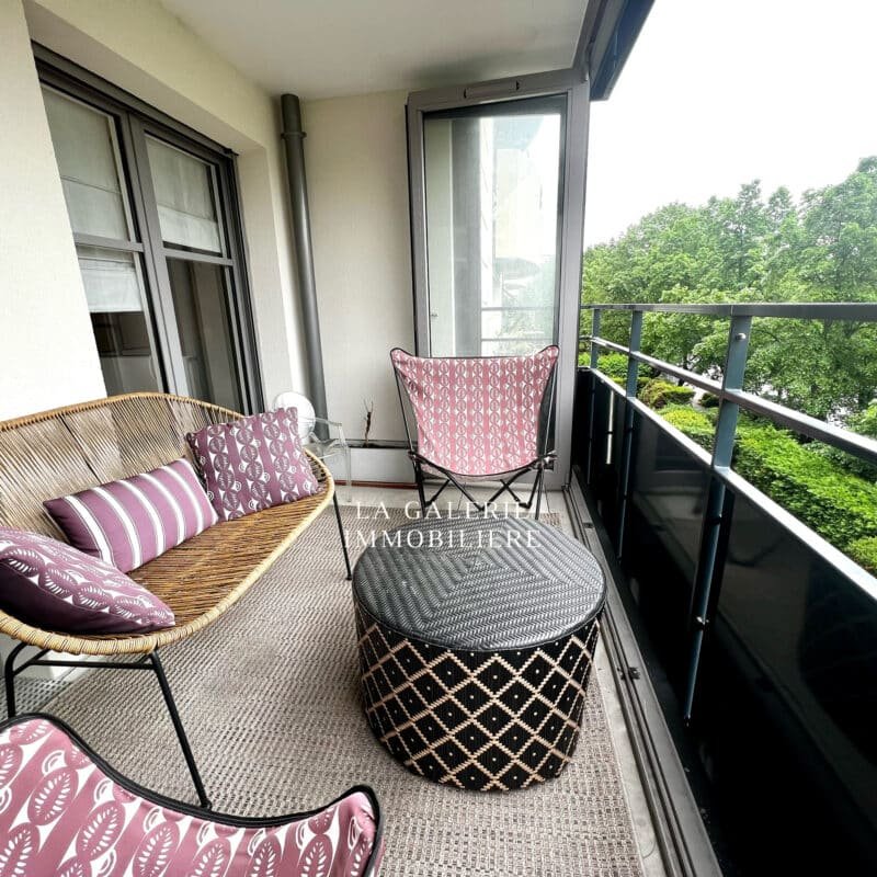 Appartement 3 pièces, terrasse 7m² et parking à Puteaux (92800)