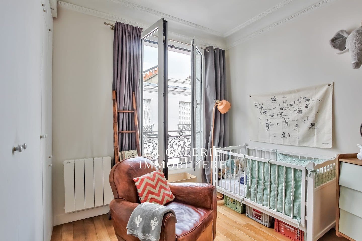 Appartement 2 pièces rénové, belle vue sur Paris et cave à Paris (75018) – Image 9