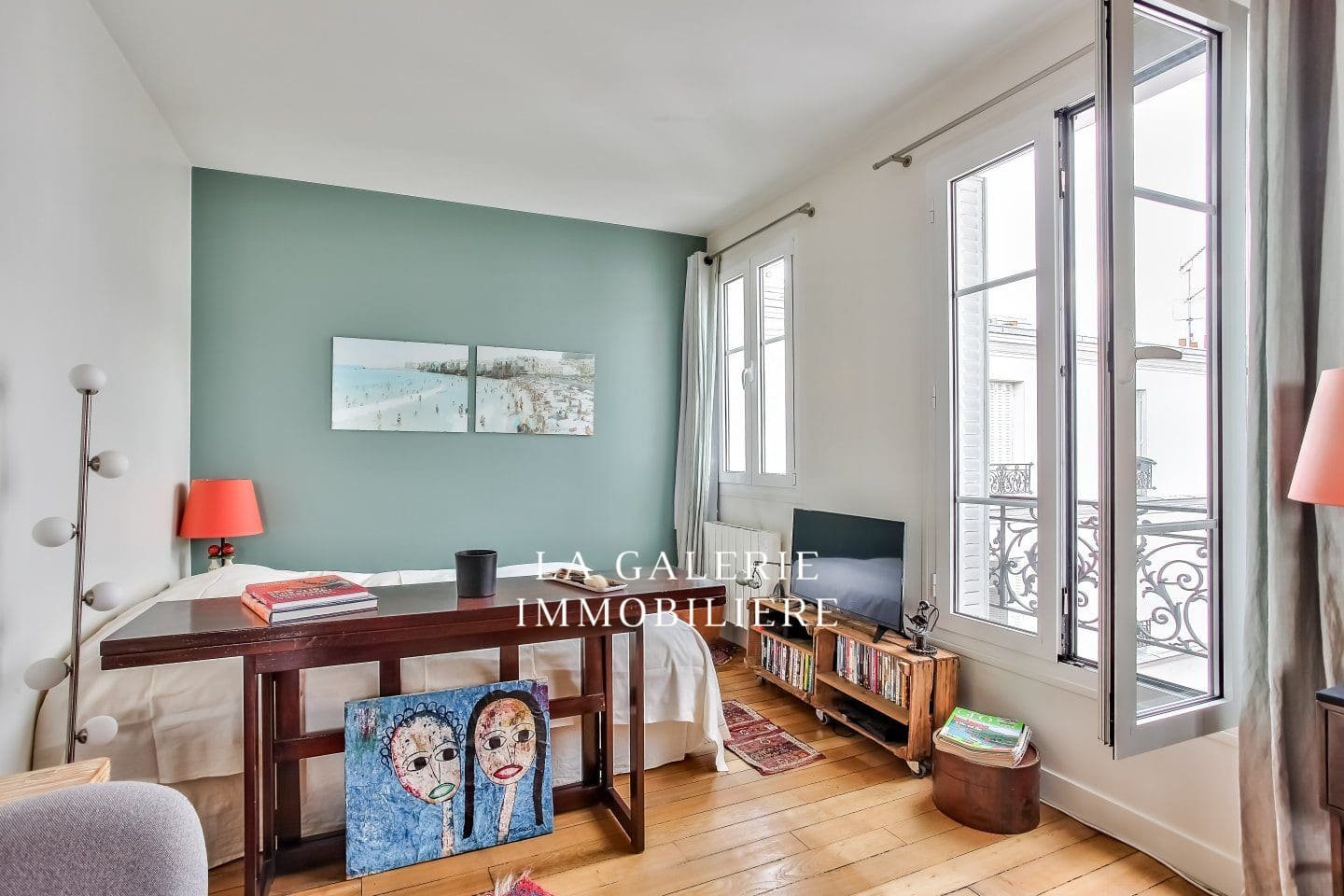 Appartement 2 pièces rénové, belle vue sur Paris et cave à Paris (75018) – Image 3