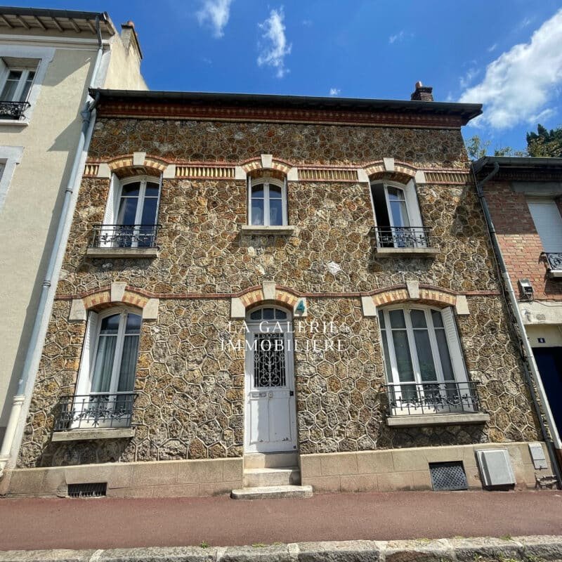 Maison de Ville de 148m² – 5 pièces – 4 Chambres à Suresnes (92150)