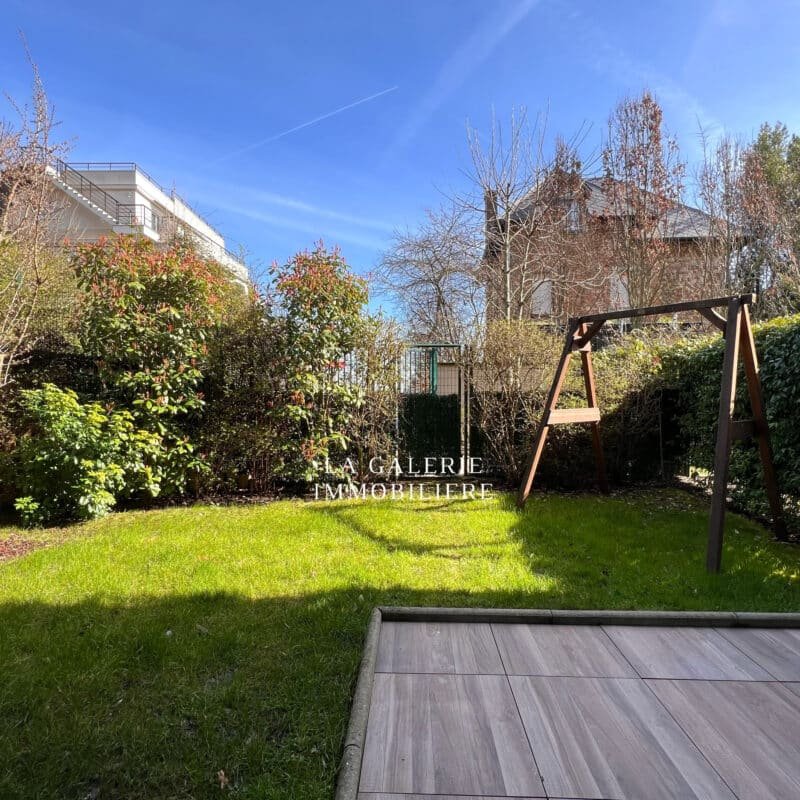 Appratement 4 pièces, jardin 105m², cave et parkings à Saint-Cloud (92210)