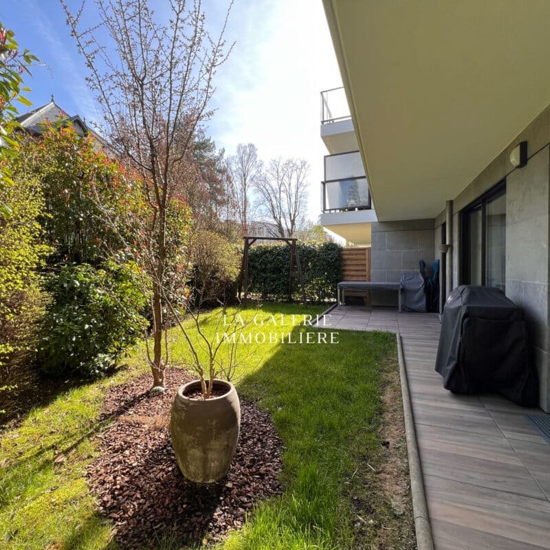 Appratement 4 pièces, jardin 105m², cave et parkings à Saint-Cloud (92210)
