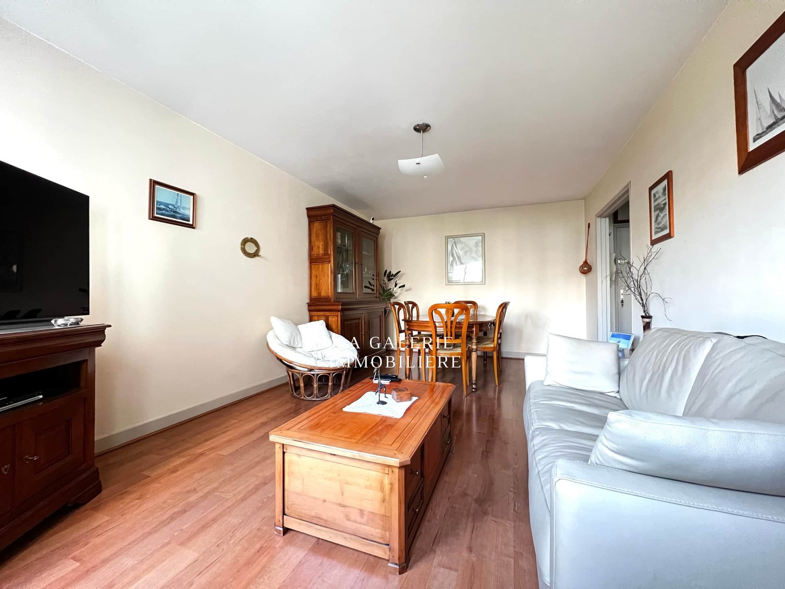 Appartement 2 pièces, cave et parking à Puteaux (92800) – Image 2