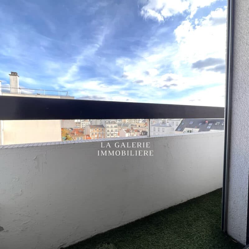 Studio 22m², cave et parking à Puteaux (92800)