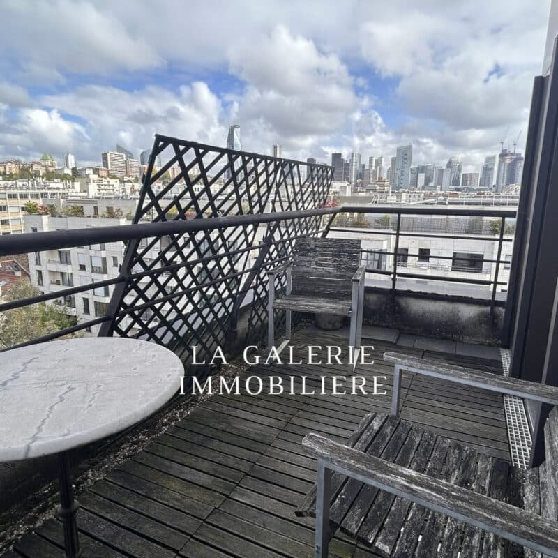 Location meublée – Studio 38m² et parking à Puteaux (92800)