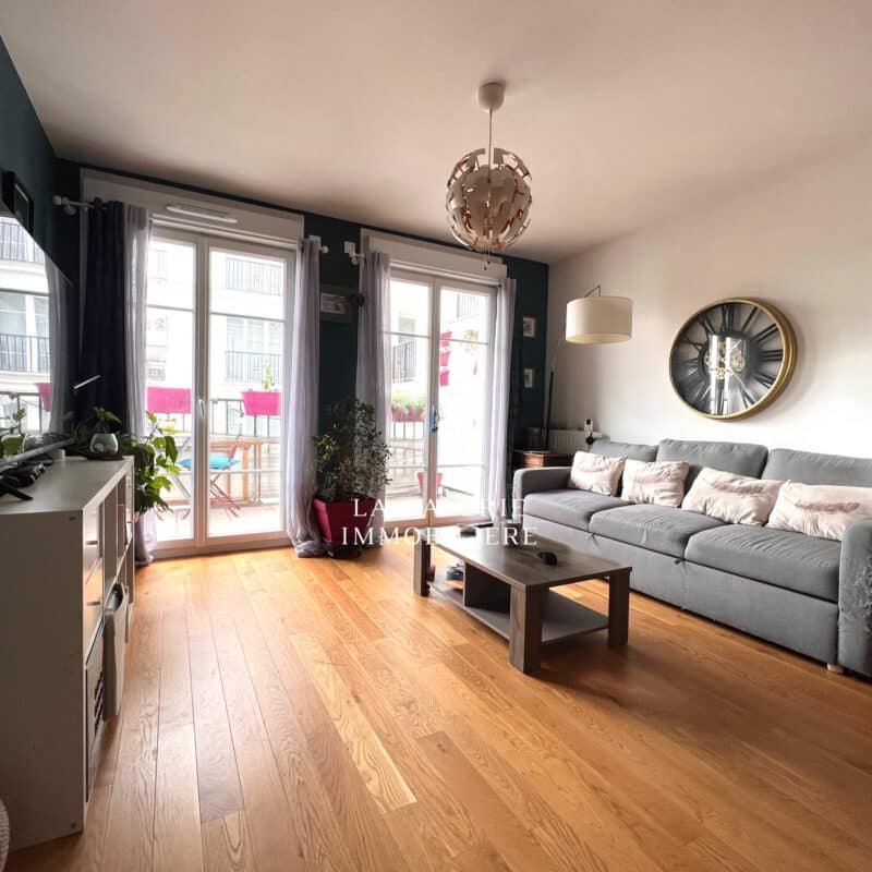 Appartement 2 pièces 42m², balcon et parking à Puteaux (92800)