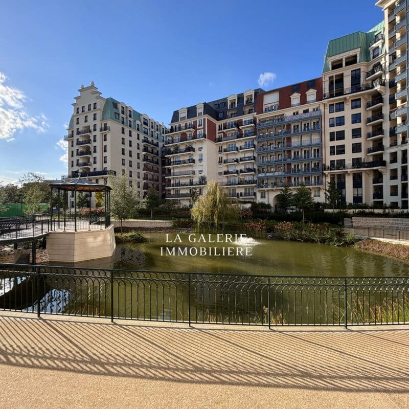 Appartement 2 pièces 49,10m², loggia + parking à Puteaux (92800)