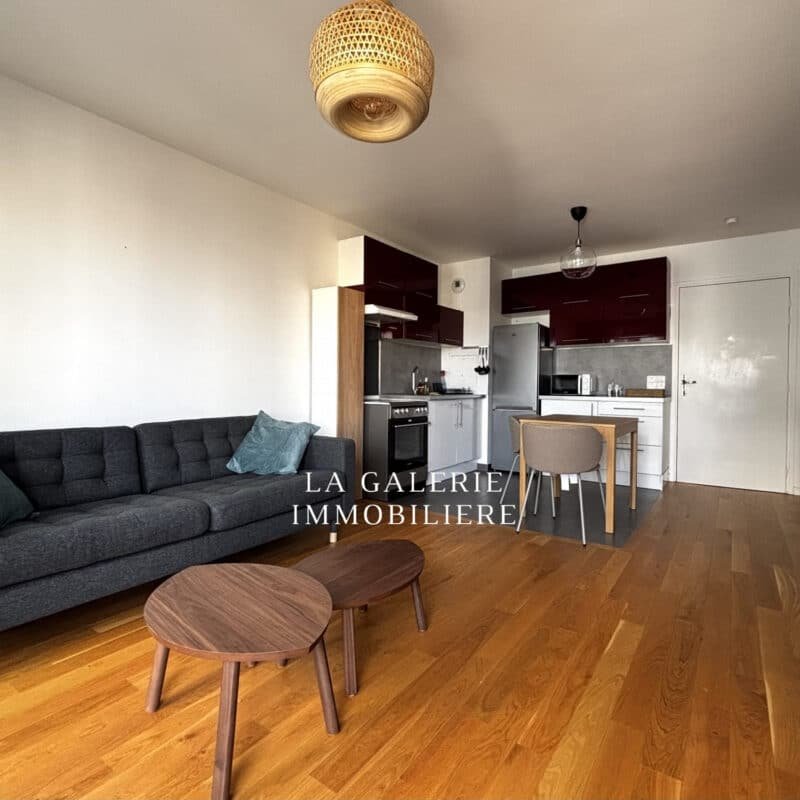 Location meublée – 2 pièces, balcon et parking à Puteaux (92800)