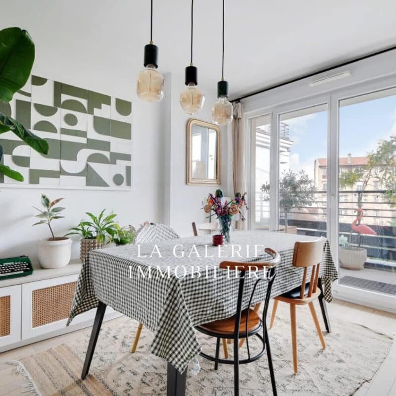 Appartement 3 pièces, 2 balcons et 1 parking à Puteaux (92800)