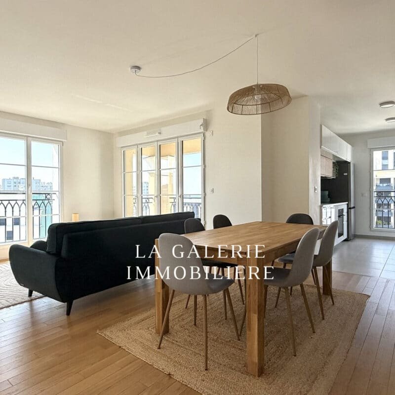 Location meublée – 4 pièces 89m², 2 loggias et parking à Puteaux (92800)