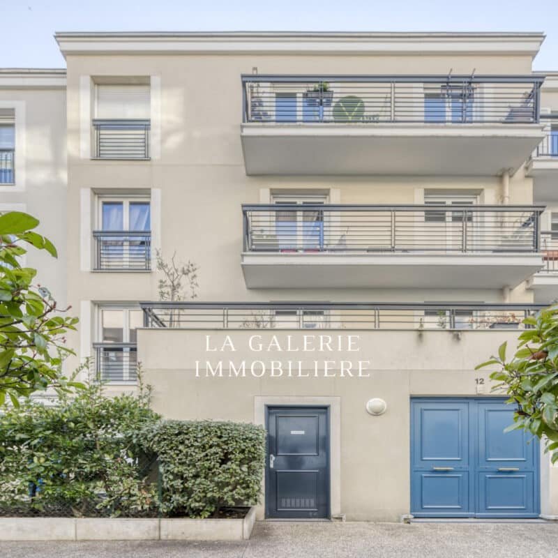 Appartement 4 pièces 2 balcons + parking à Puteaux (92800)