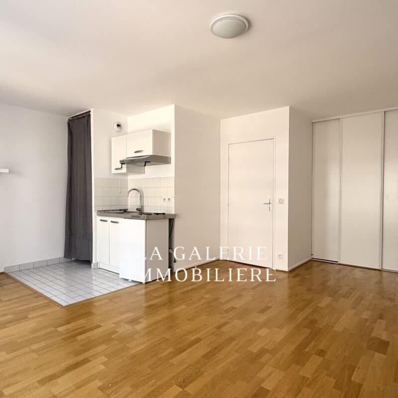 Location – Studio 31,45m² et cave à Suresnes (92150)