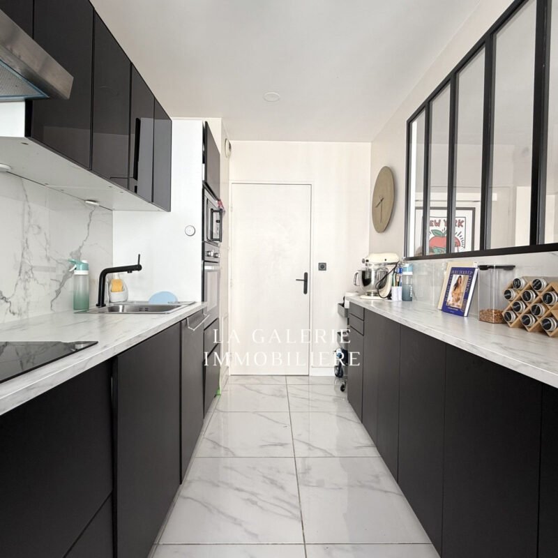 Appartement 3 pièces 64m², balcon, cave et parkings à Puteaux (92800)