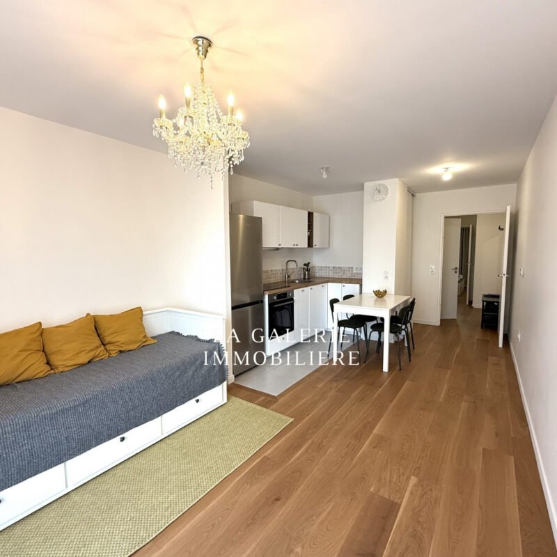 Location meublée – 2 pièces 45m², 2 balcons et parking à Suresnes (92150)