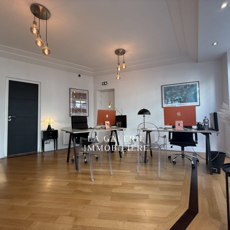 Local Commercial de 56m² à Puteaux (92800)