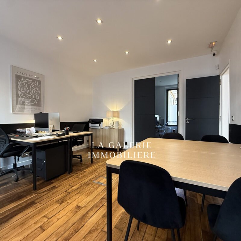 Local Commercial de 56m² à Puteaux (92800)