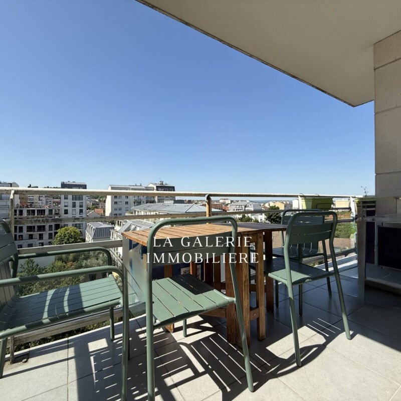 Appartement 4 pièces cave + parking à Puteaux (92800)