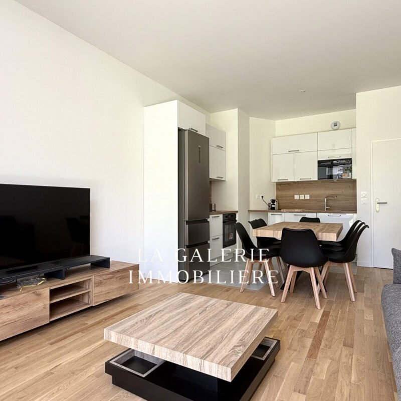 Location meublée – 4 pièces 76,50m², jardin, cave et parkings à Puteaux (92800)