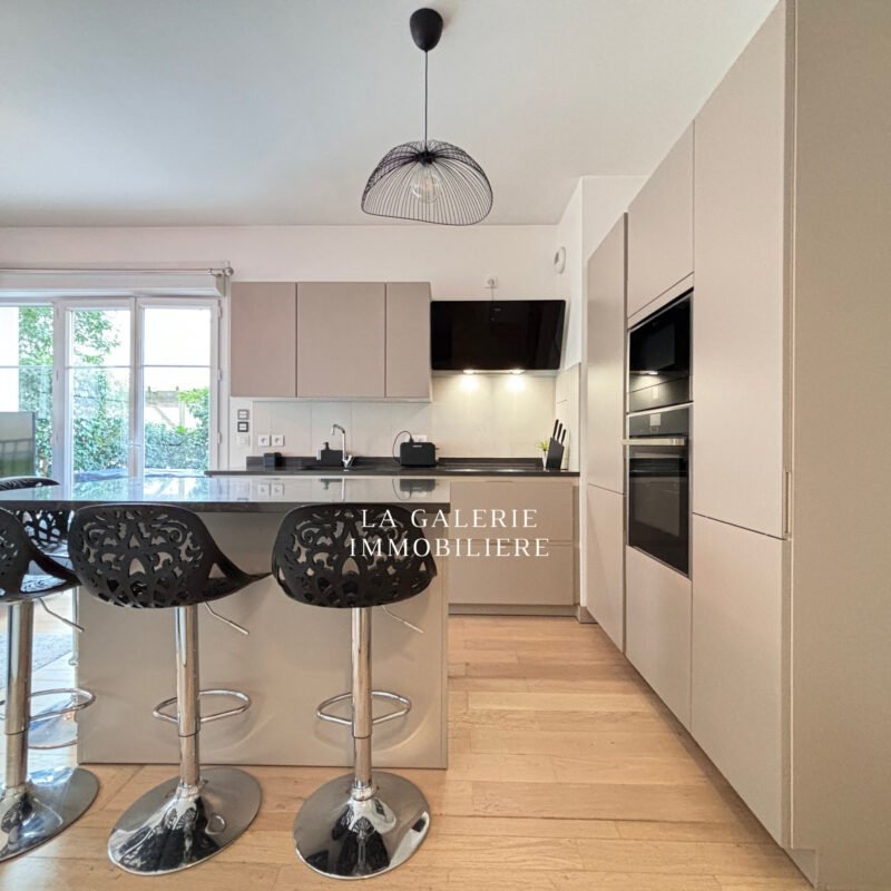 Appartement 2 pièces 50m², jardin 20m² + parking à Puteaux (92800)