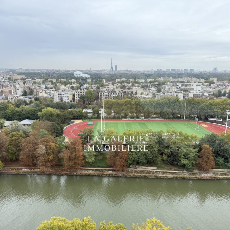 Appartement 3 pièces 69 m², parking et cave à Puteaux (92800)